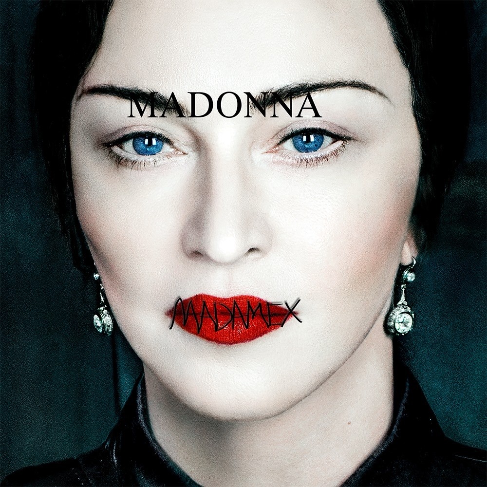 FOTO | Aşa a apărut Madonna îmbrăcată în aeroport