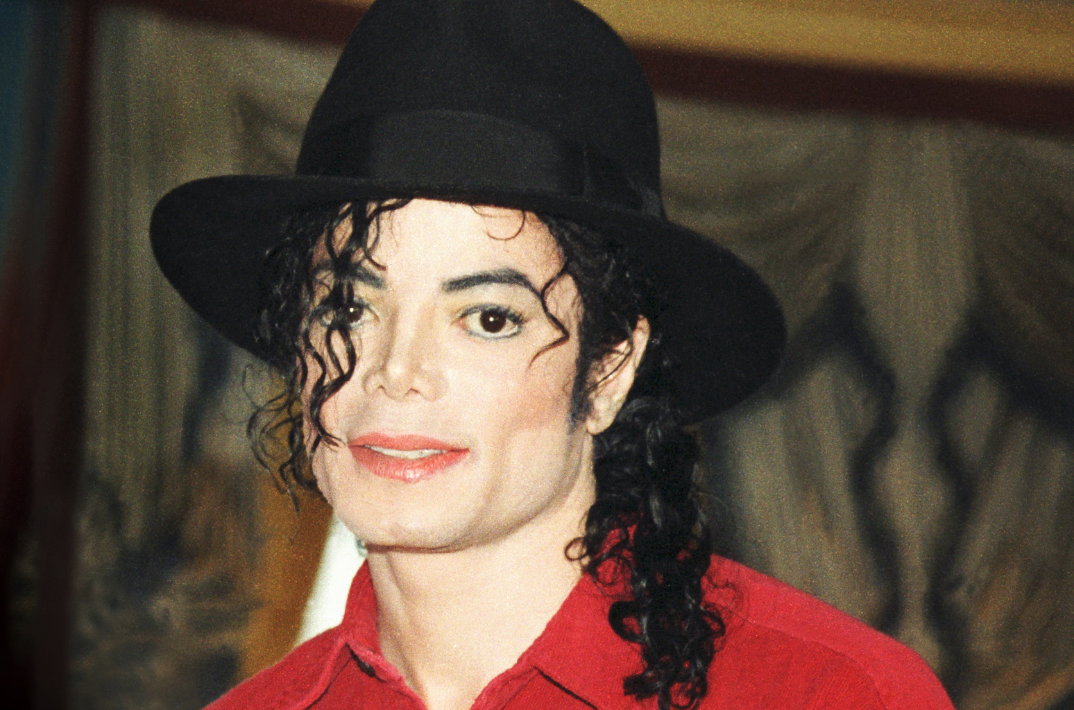 Fiul cel mic al lui Michael Jackson i-a fost alături fratelui său la absolvirea facultății. Imagini rare cu cei doi!