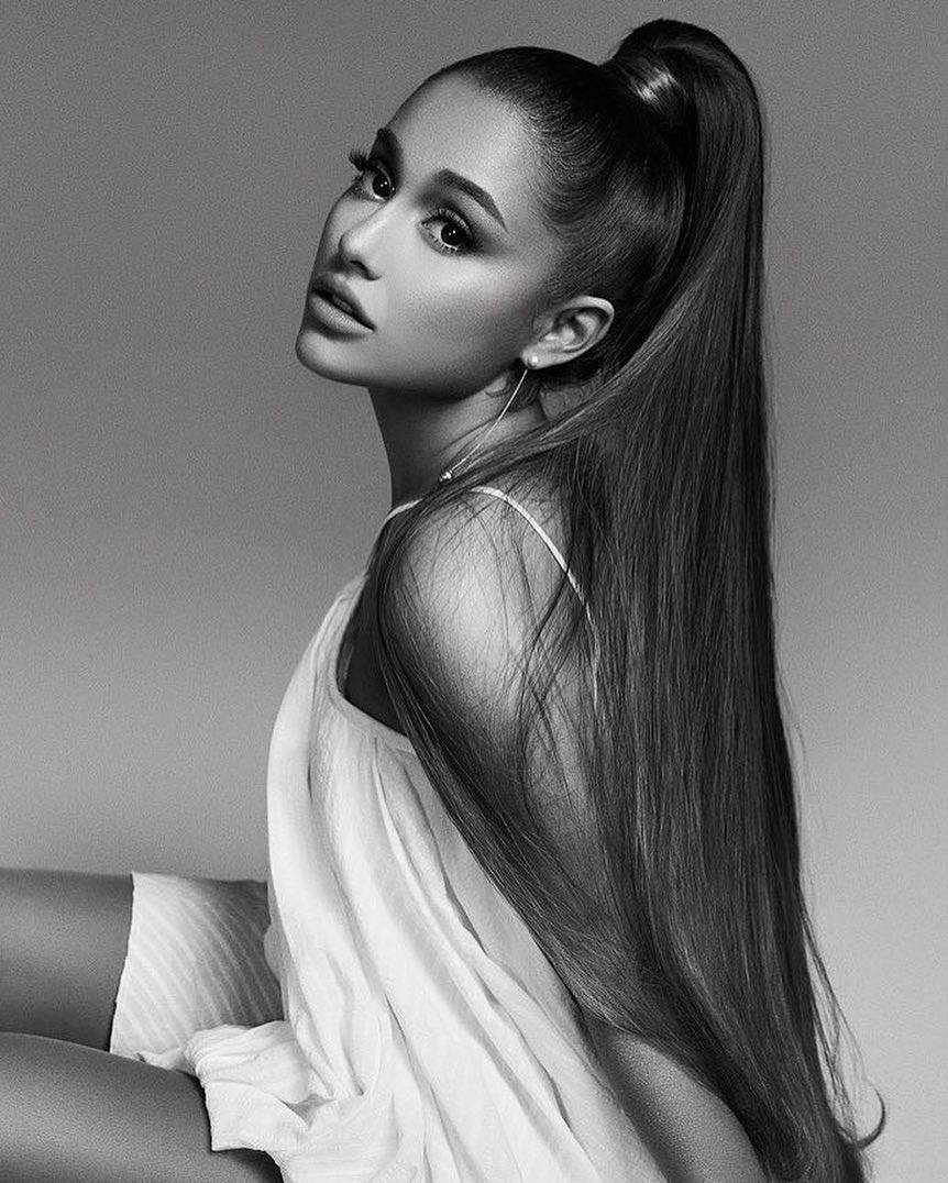 OMG | Ariana Grande a renunțat la ponytail. Uite cum arată acum!