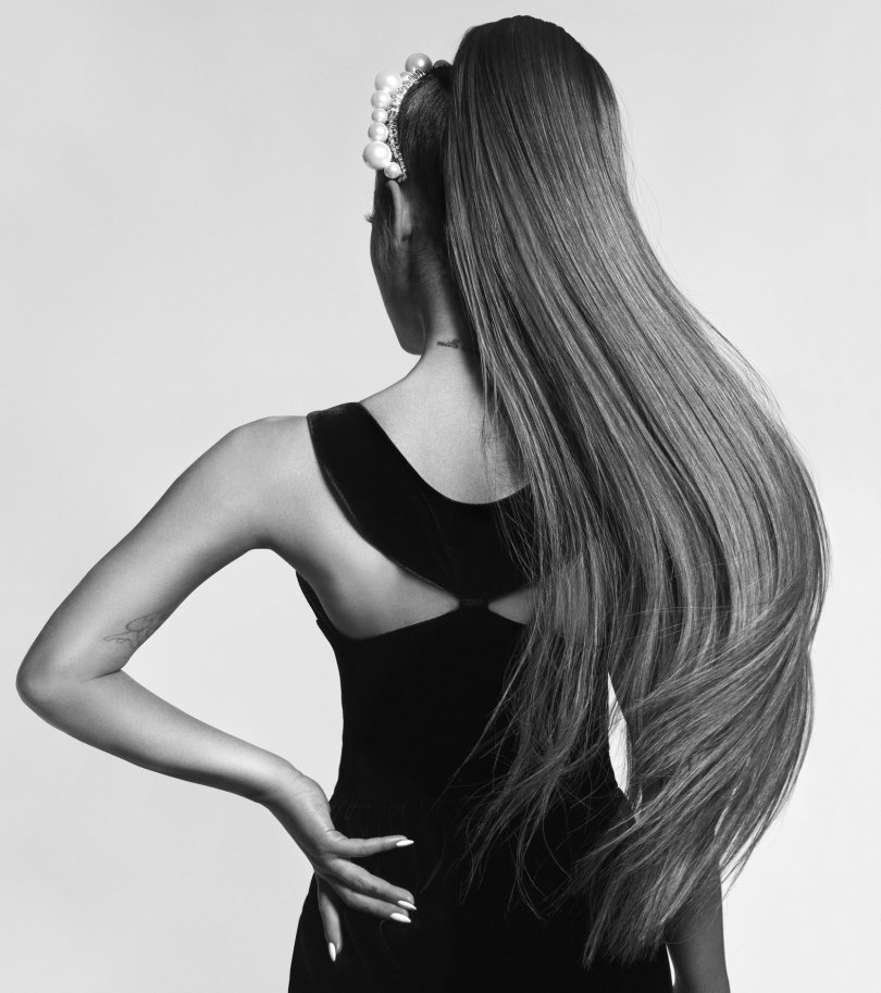 FOTO | Ariana Grande, campanie pentru un brand cunoscut. Află ce pregătește artista!