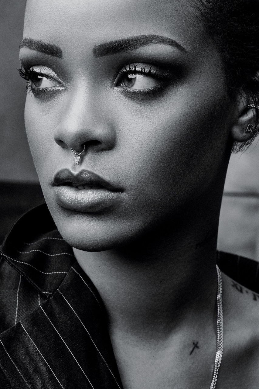 Rihanna este cea mai bogată artistă. Uite 13 lucruri pe care diva a dat o avere!