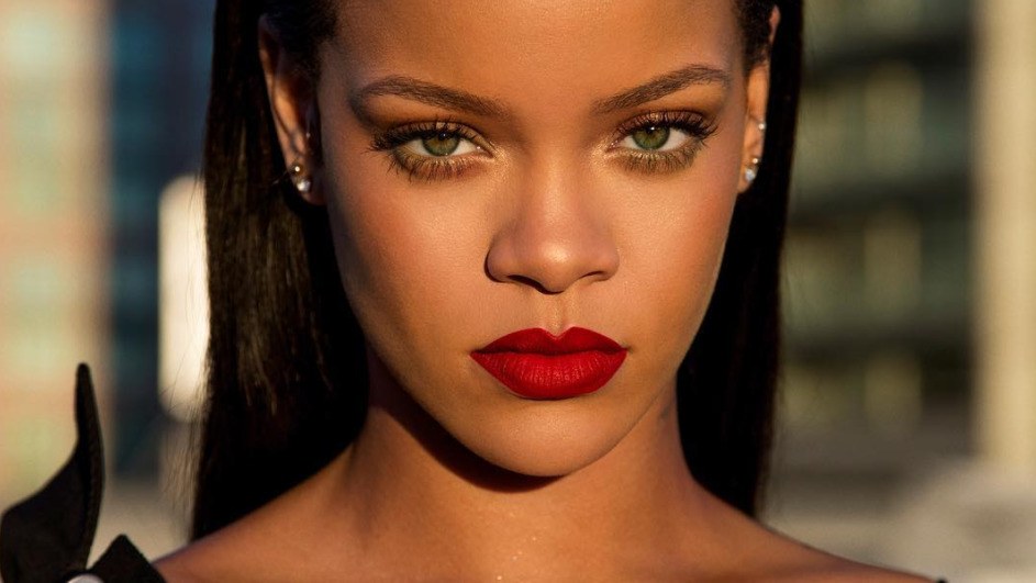 ZECE lucruri pe care Rihanna le-a făcut pentru a avea SUCCES