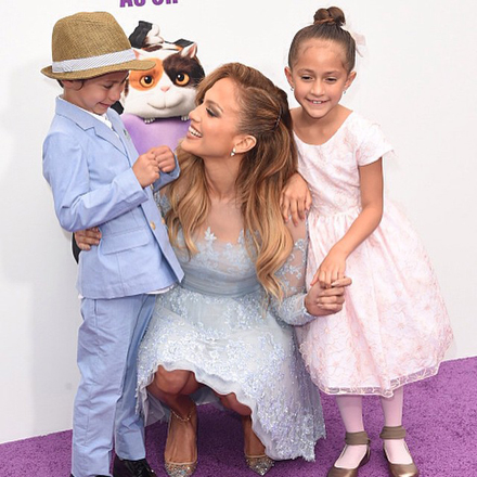 ȘAPTE lucruri pe care copiii lui Jennifer Lopez NU AU VOIE să le facă