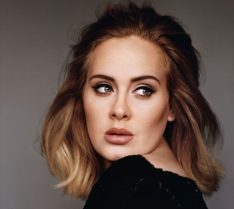 OMG! Adele are un nou iubit. Nu o să îți vină să crezi cine e!