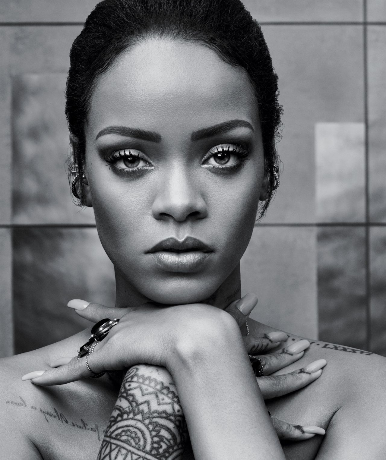 Rihanna a renunțat la muzică și s-a apucat de scris. Artista va lansa o carte autobiografică