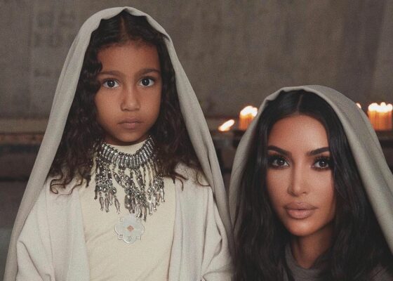 Kim Kardashian, primele imagini de la botezul copiilor. Trebuie să vezi cum s-a îmbrăcat aceasta!