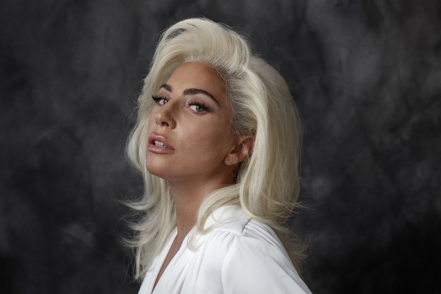 Lady Gaga, îmbrăcată de un brand românesc