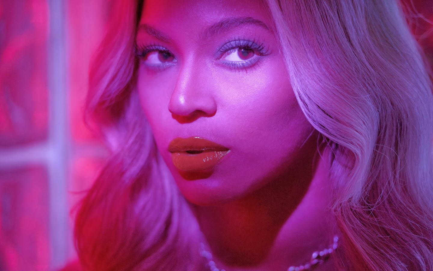 Beyoncé, un nou model de încălțăminte cu un cunoscut brand. Trebuie să vezi cum arată!