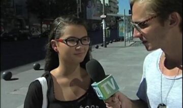 VIDEO: Omul străzii te întreabă. Ce trebuie să faci ca să transformi 19 în 20 folosind o literă?