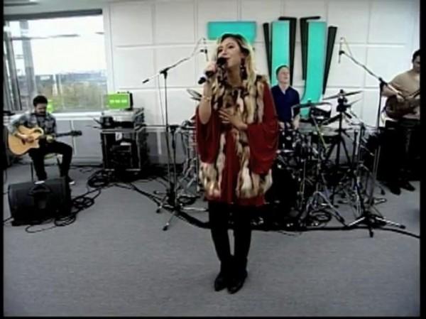 VIDEO: Sore a cântat în premieră la Morning ZU noua piesă. A dezvăluit cum se va numi fetița ei!