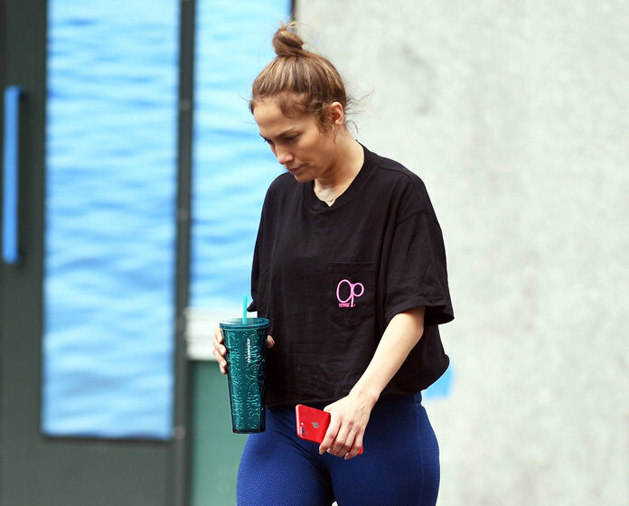 TOP 16 poze care demonstrează că Jennifer Lopez ADORĂ să facă sport