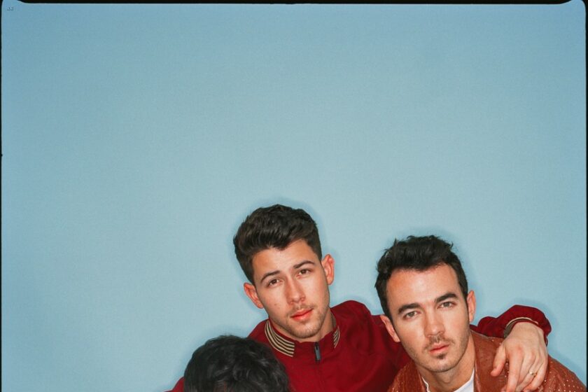 VIDEO | Băieții de la Jonas Brothers au recreat o scenă celebră din Camp Rock