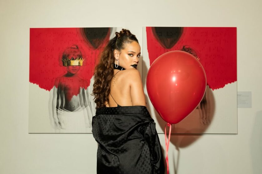 Top 21 momente în care Rihanna a pozat în ipostaze sexy