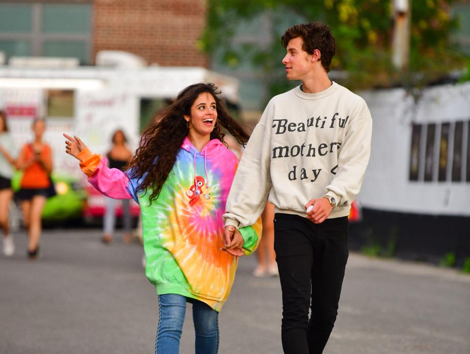 VIDEO | Shawn Mendes și Camila Cabello au susținut un concert de acasă LIVE pe Instagram