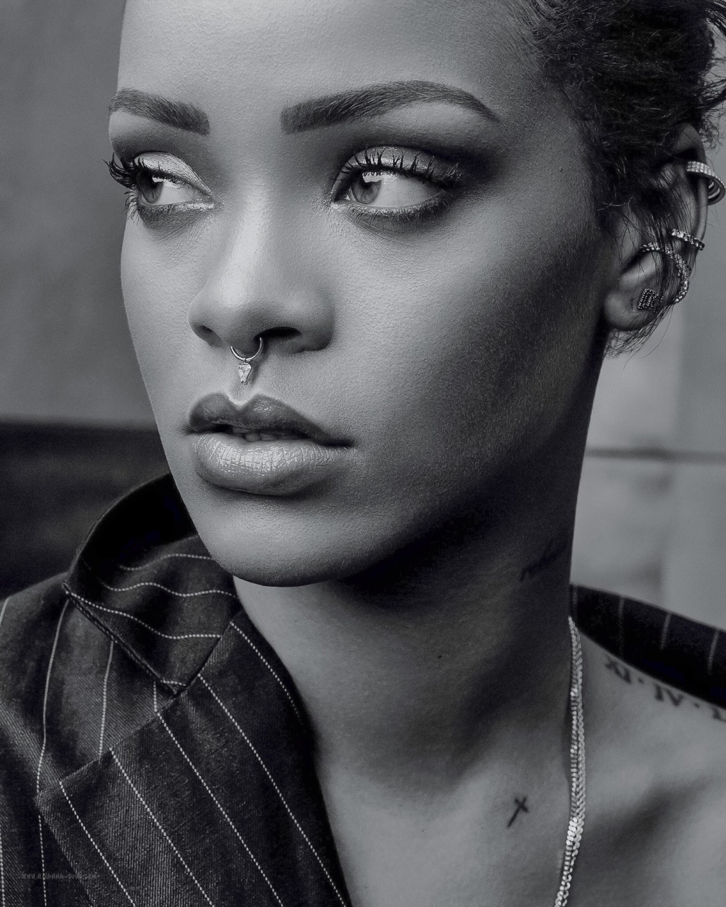 OMG! Rihanna a terminat peste 100 de piese pentru următorul album