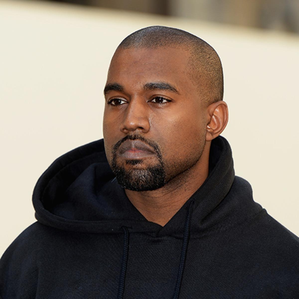 OMG! Kanye West va lansa o linie de produse cosmetice