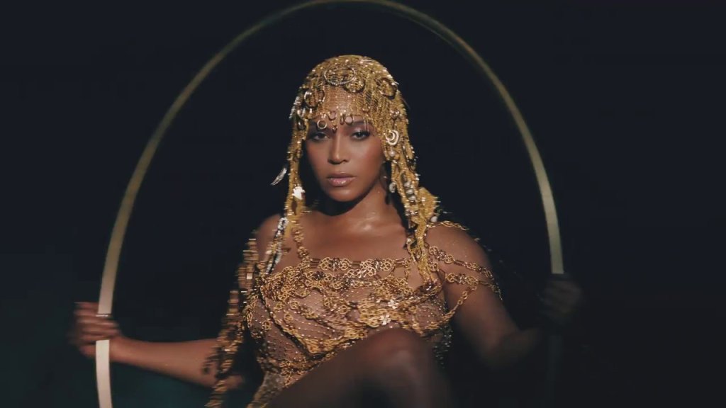 Beyonce lansează vizualul pentru albumul ”Black is king”. Uite cât de hot este!