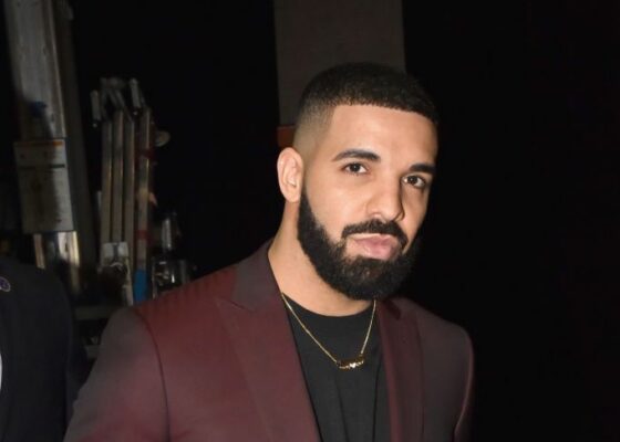 OOOPS ! Trei piese nelansate de Drake au scăpat pe internet