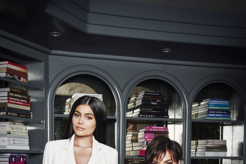 OMG | Kylie Jenner are acasă o statuie de ceară cu mama ei