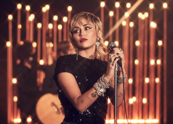 Miley Cyrus a cântat ”my future” de la Billie Eilish. Cum sună?