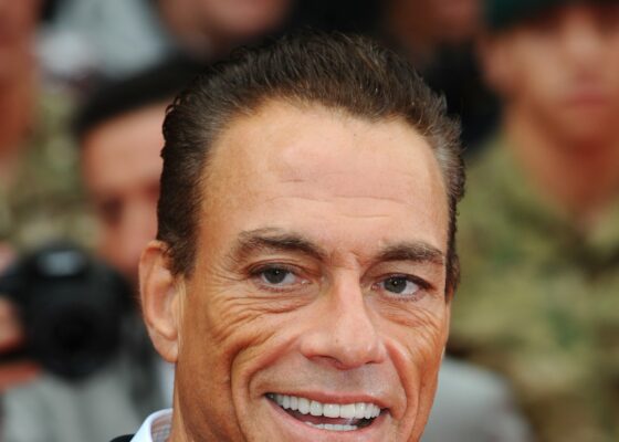 Wow | Jean-Claude Van Damme dansează pe o piesă românească