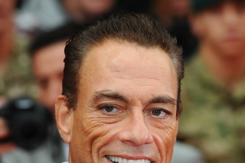 Wow | Jean-Claude Van Damme dansează pe o piesă românească