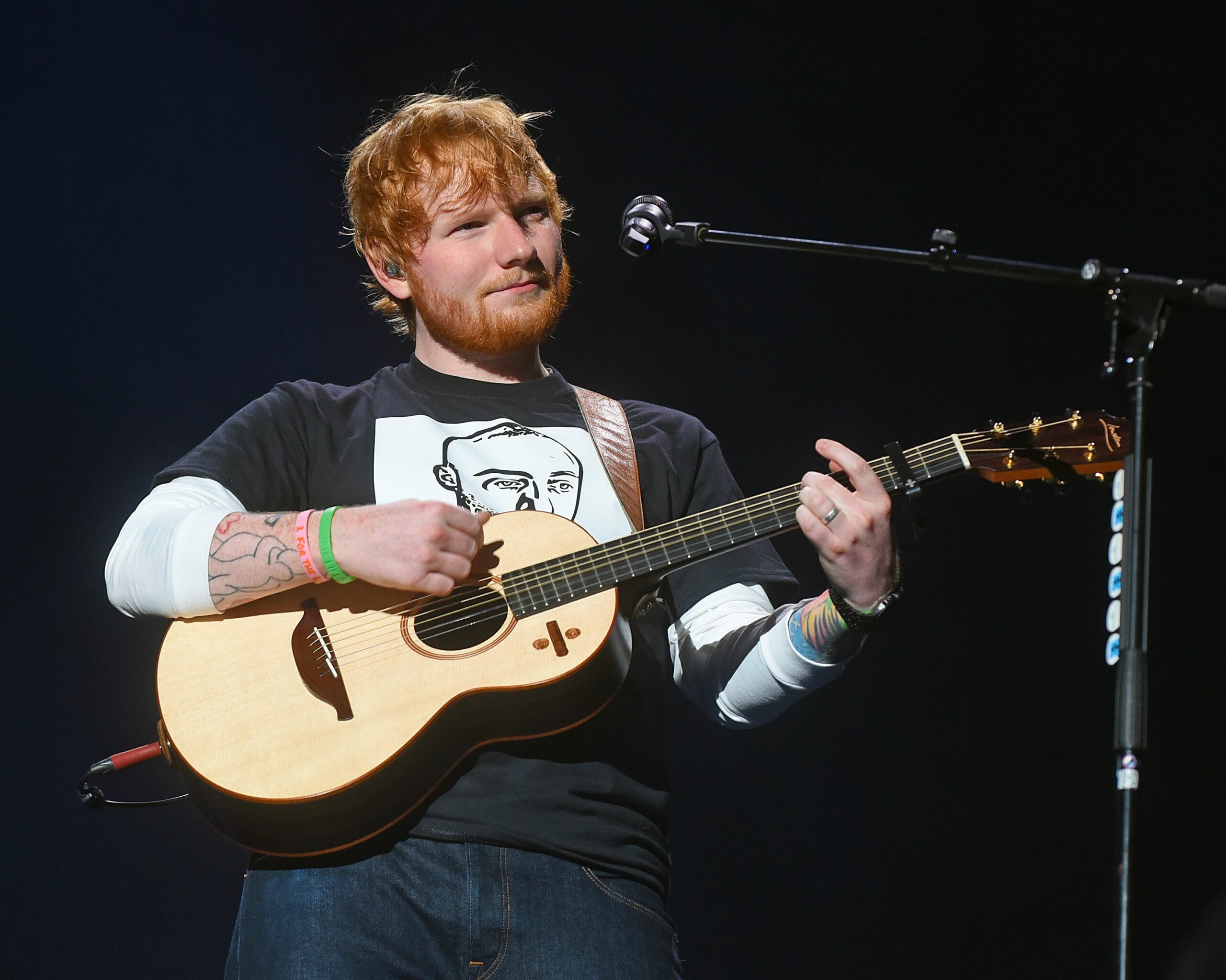 În sfârșit! Ed Sheeran se pregătește să lanseze un nou album. Uite cum s-a dat de gol!