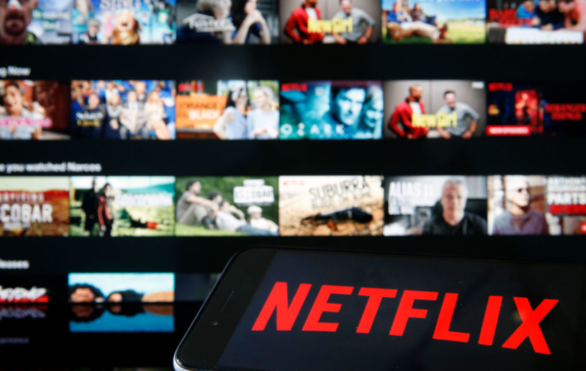 Download & play! Netflix a introdus o opțiune care va schimba modul în care te uiți la filme și seriale. Ai încercat-o?