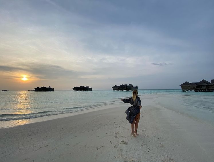 Lux și opulență! Am aflat cât plătește Delia pe o noapte de cazare în resort-ul de lux din Maldive!