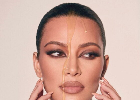 #Viral. Kim Kardashian a adormit în salonul de înfrumusețare. Cine a făcut-o de râs în online?