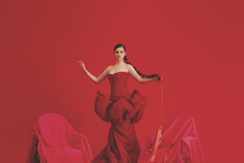 Gata cu așteptarea! Selena Gomez a lansat ”Revelación”, primul ei album în limba spaniolă. Dă-i play!