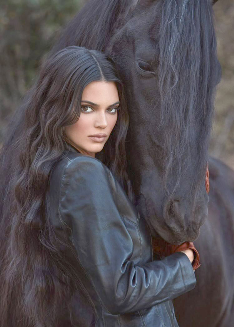 #Rumors. Kendall Jenner este însărcinată? Uite cine a dat-o de gol pe celebrul model!