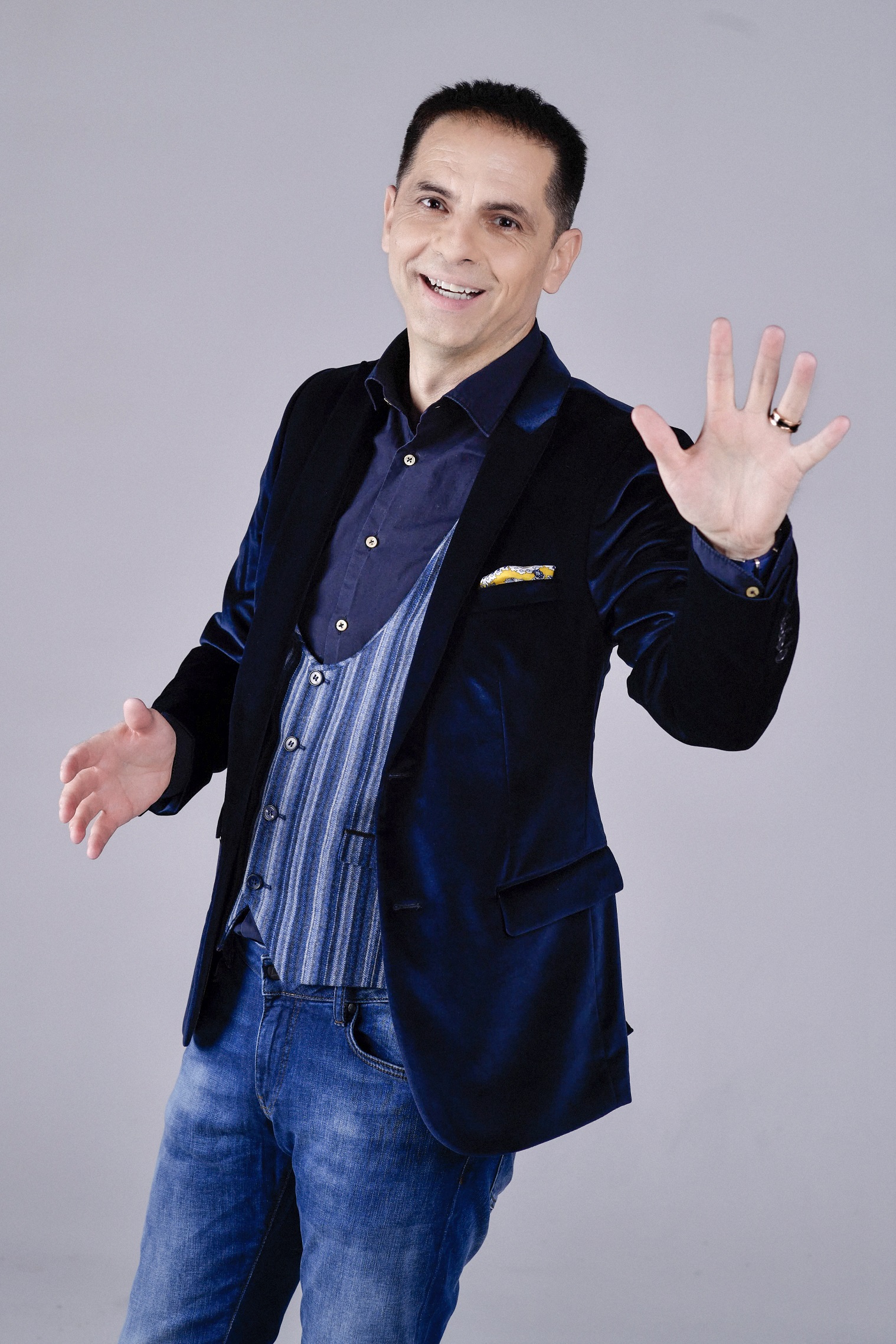 Antena Play lansează “Legende” cu Dan Negru Primul episod îl are ca invitat pe Ilie Năstase