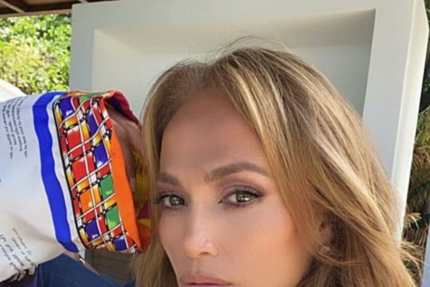 She got it from her mama! Jennifer Lopez, imagine rară alături de mama și de fiica ei. Cum arată mama divei, la 77 de ani