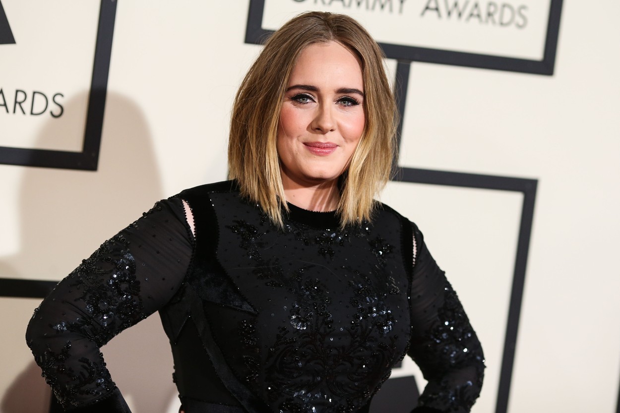 Hello, it’s her! Adele a postat o poză cu ea fără niciun pic de machiaj. Cum arată la 33 de ani?