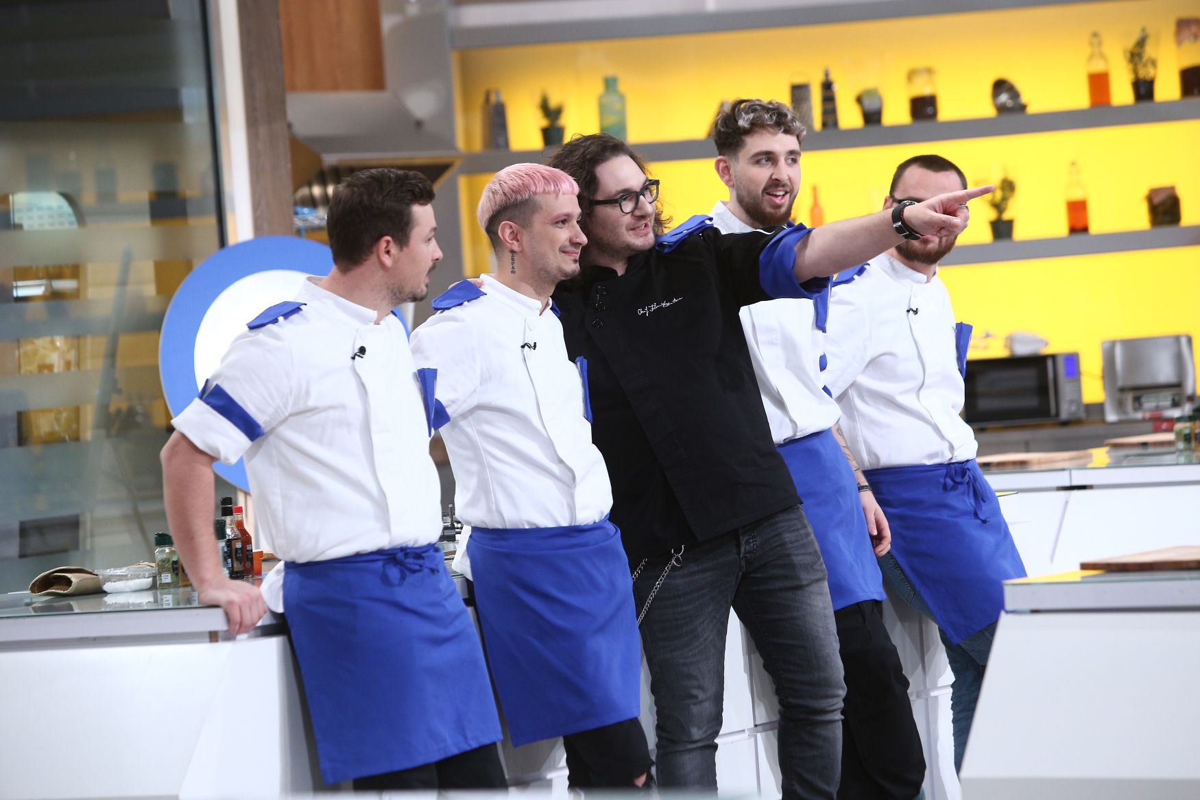 Diseară, de la 20:00, pe Antena 1, numele semifinaliștilor sezonului 9 Chefi la cuțite, dezvăluite în această seară