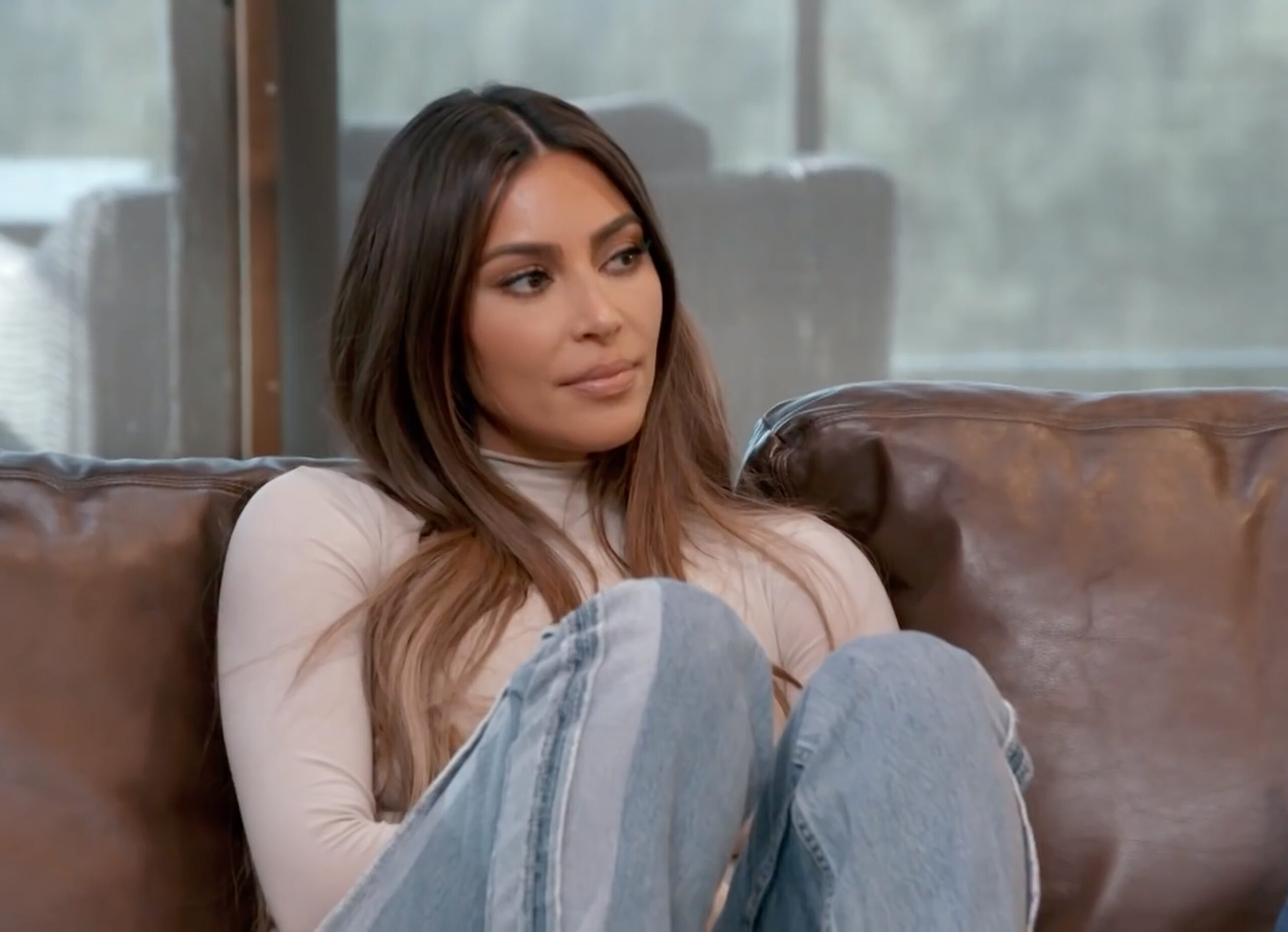 Back on set. Kim Kardashian vrea să facă un documentar despre divorțul de Kanye West
