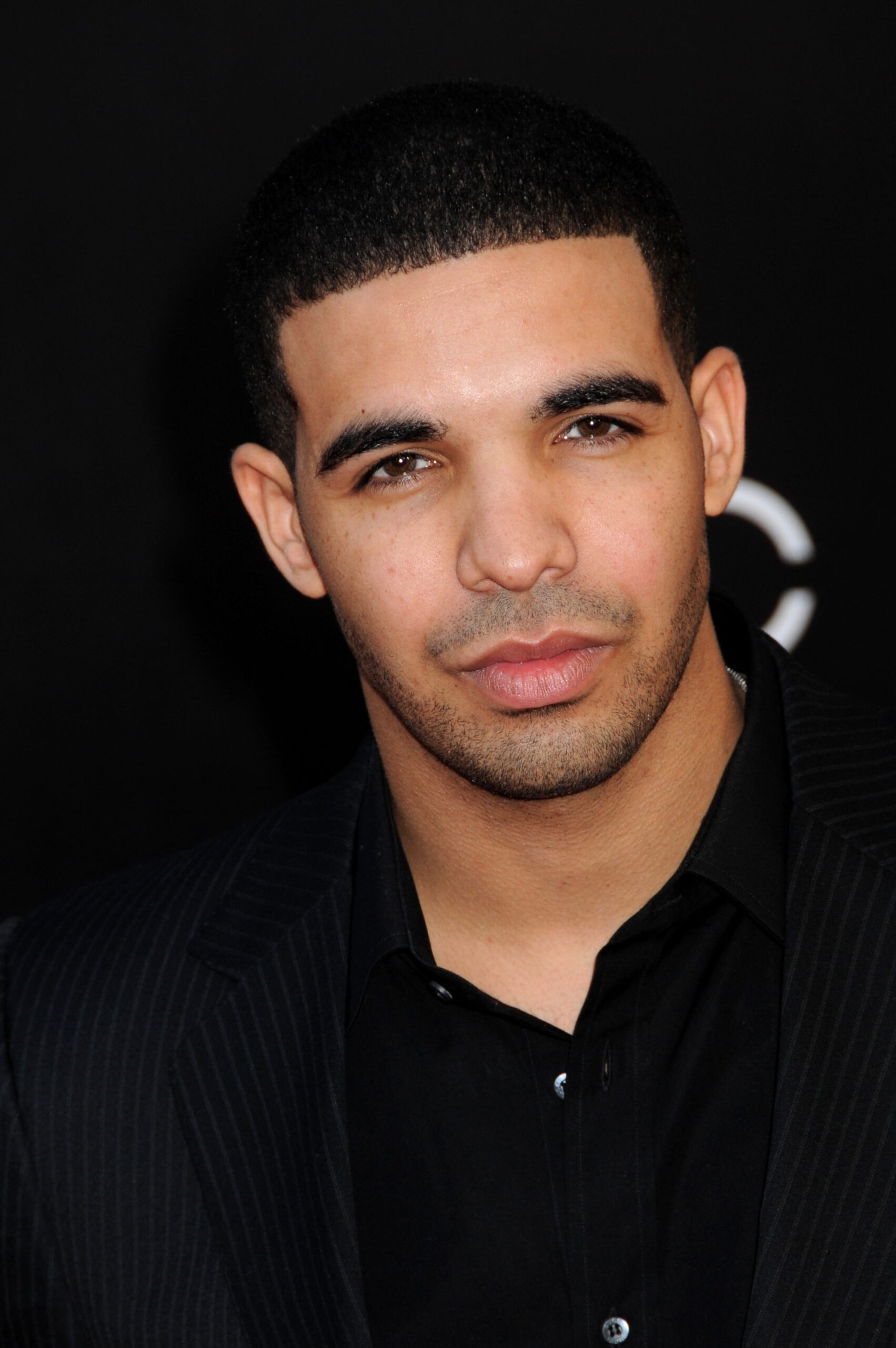 Meet the GF. Drake iubește din nou. Află cine este partenera rapperului și cum s-au cunoscut!