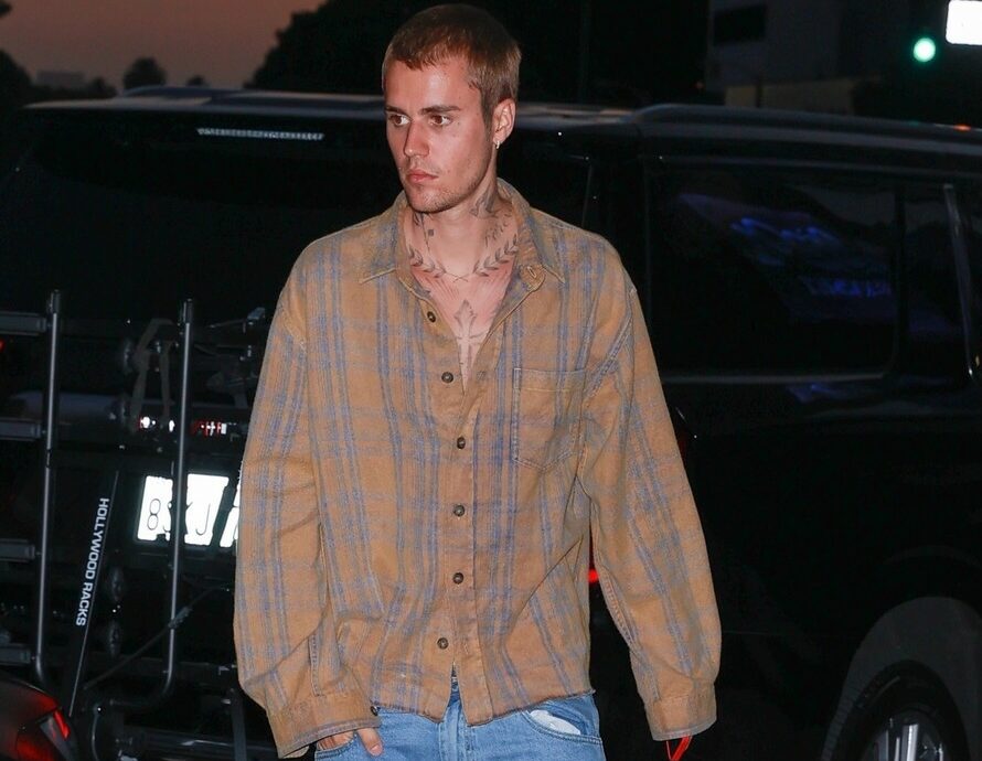 Decizie radicală din partea H&M după scandalul cu Justin Bieber. Ce s-a întâmplat cu hainele imprimate cu imaginea artistului