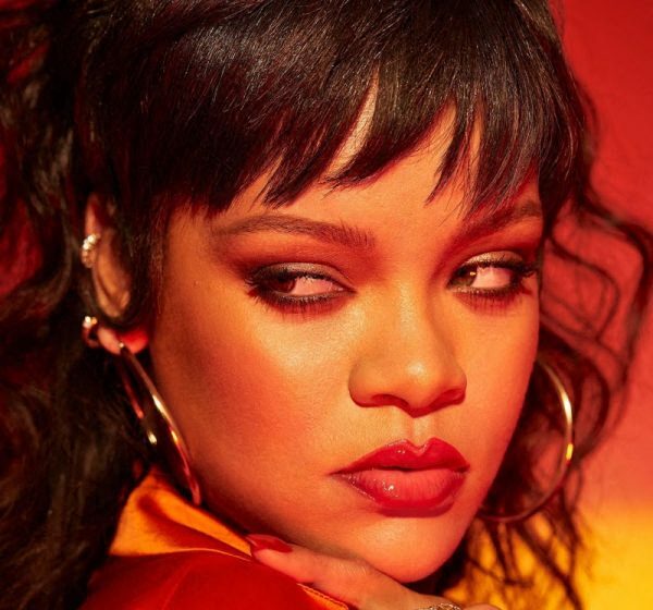 Smell the money. Rihanna și-a surprins fanii de pe Instagram. Ce anunț a făcut artista?