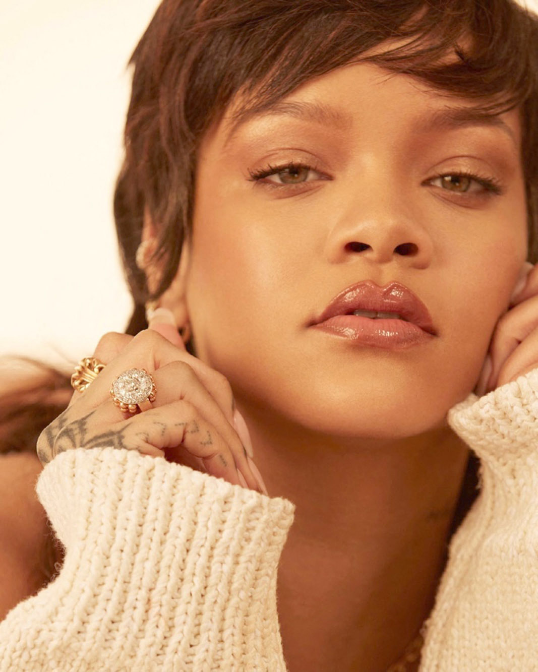 B***h, better have her money! Oficial, Rihanna este miliardară. Ce avere are artista?
