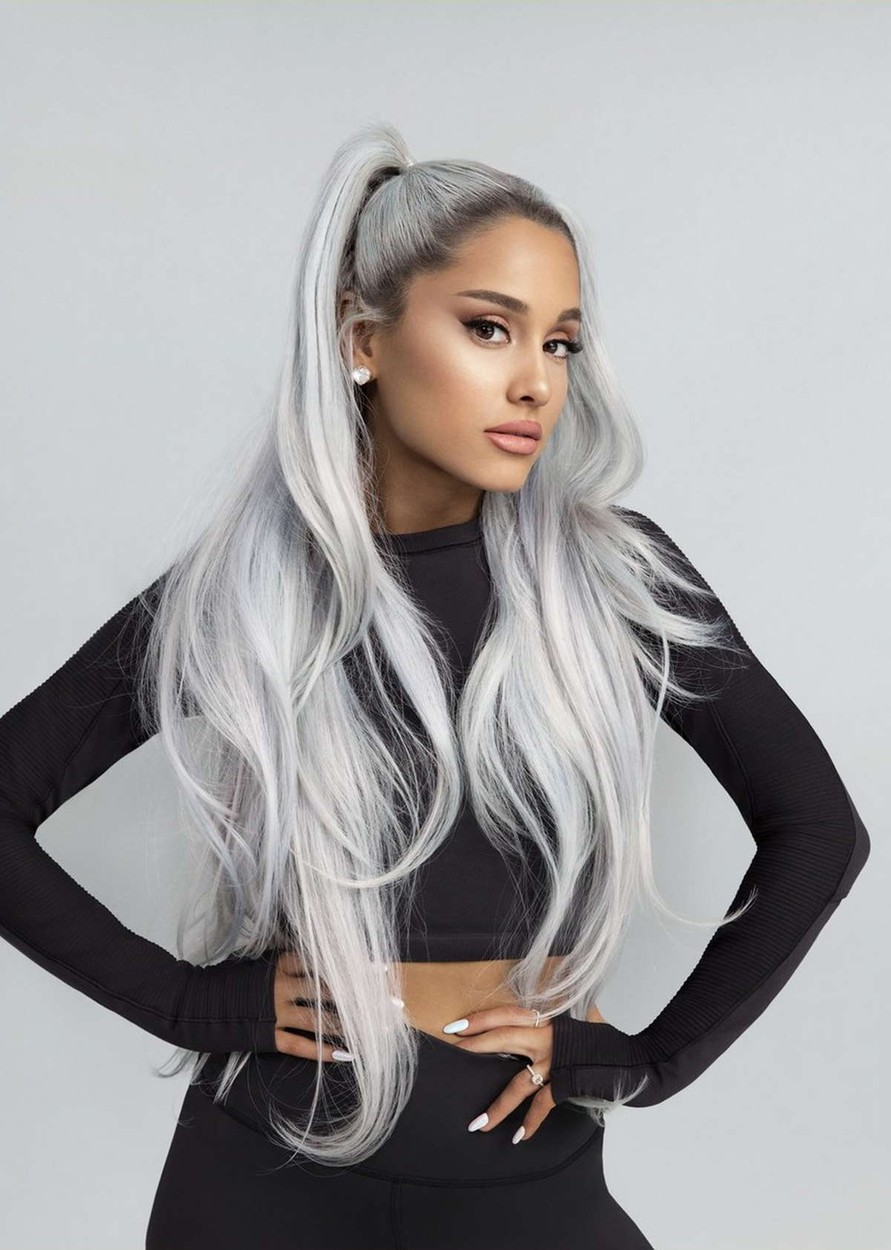 Ariana îi calcă pe urme Selenei și lansează propriul brand de produse cosmetice. Cum se va numi?