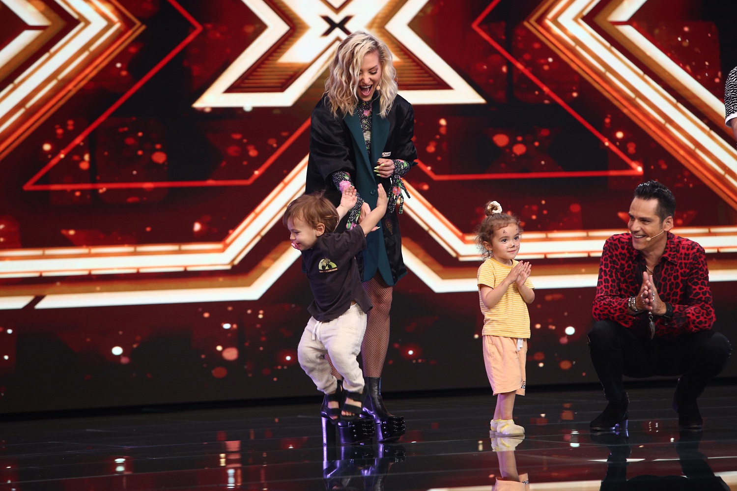 Delia are parte de doză dublă de energie la filmările X Factor, sezonul 10