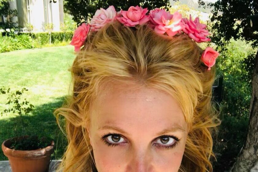 Young, wild & free. Britney Spears a pozat goală pe Instagram, la câteva zile după ce a scăpat de sub tutela tatălui ei