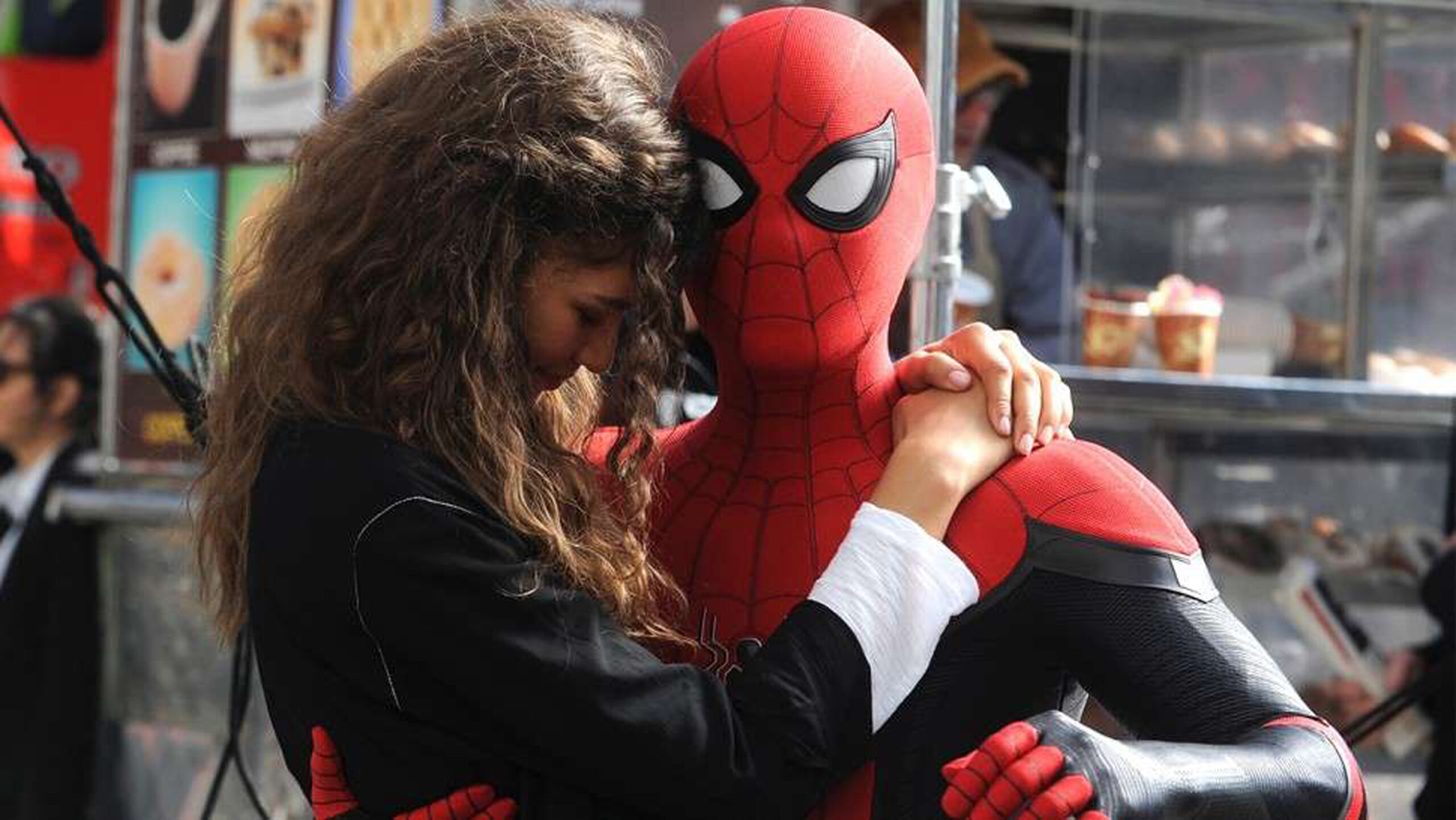 Finally! Zendaya și Tom Holland se sărută în noul trailer pentru Spider-Man: No Way Home