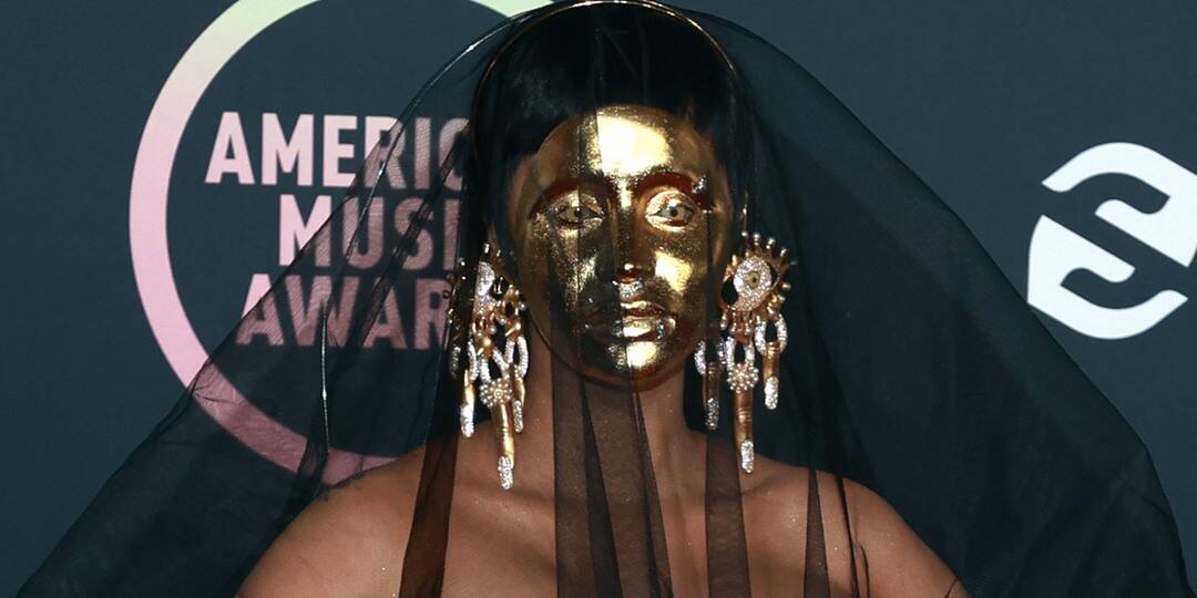Red carpet. Cum s-au îmbrăcat artiștii la American Music Awards? Cardi B a fost supriza serii