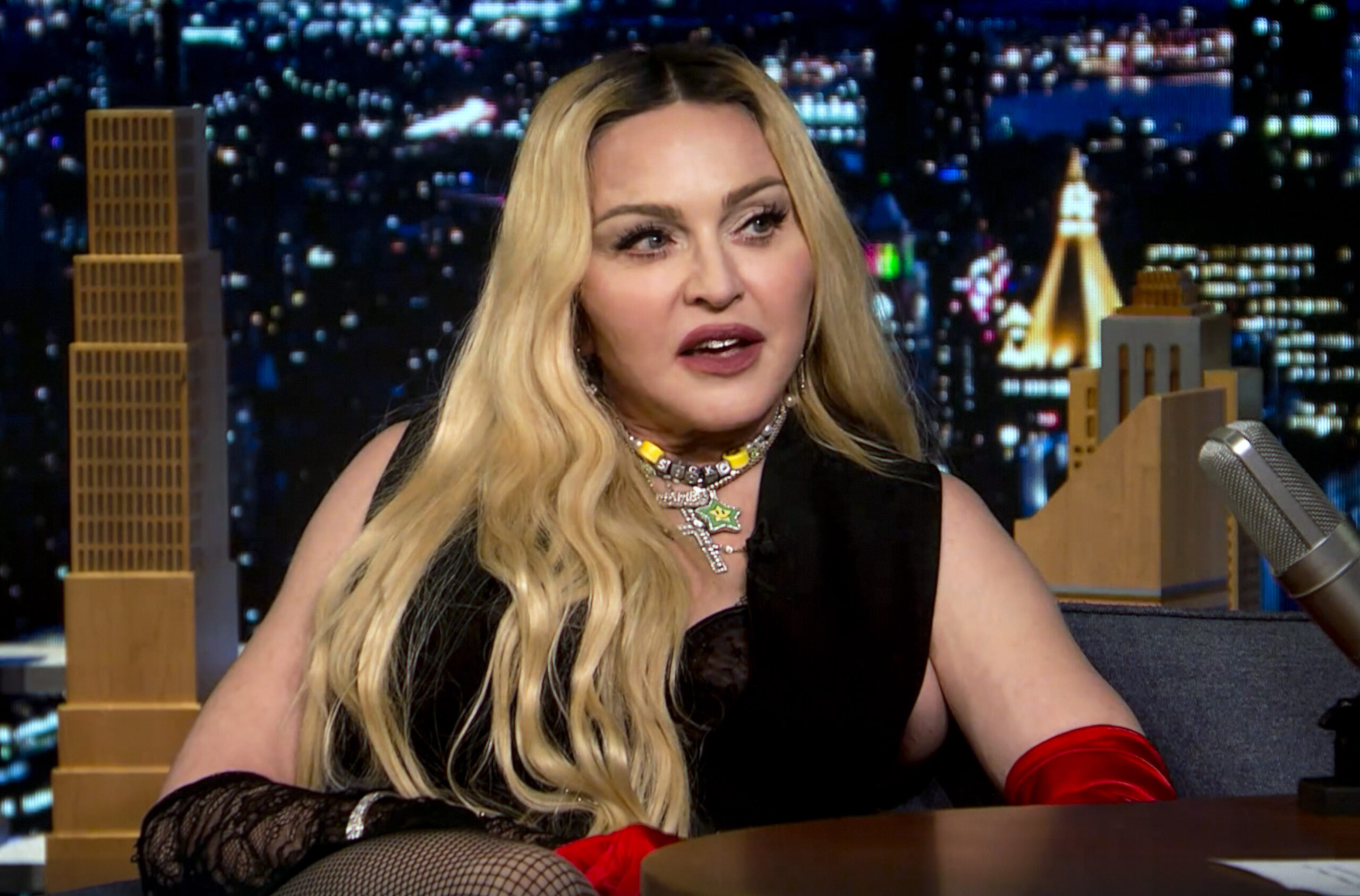 Madonna și-a pus internetu-n cap cu cele mai recente imagini. „Copiii tăi ce părere au despre asta?”