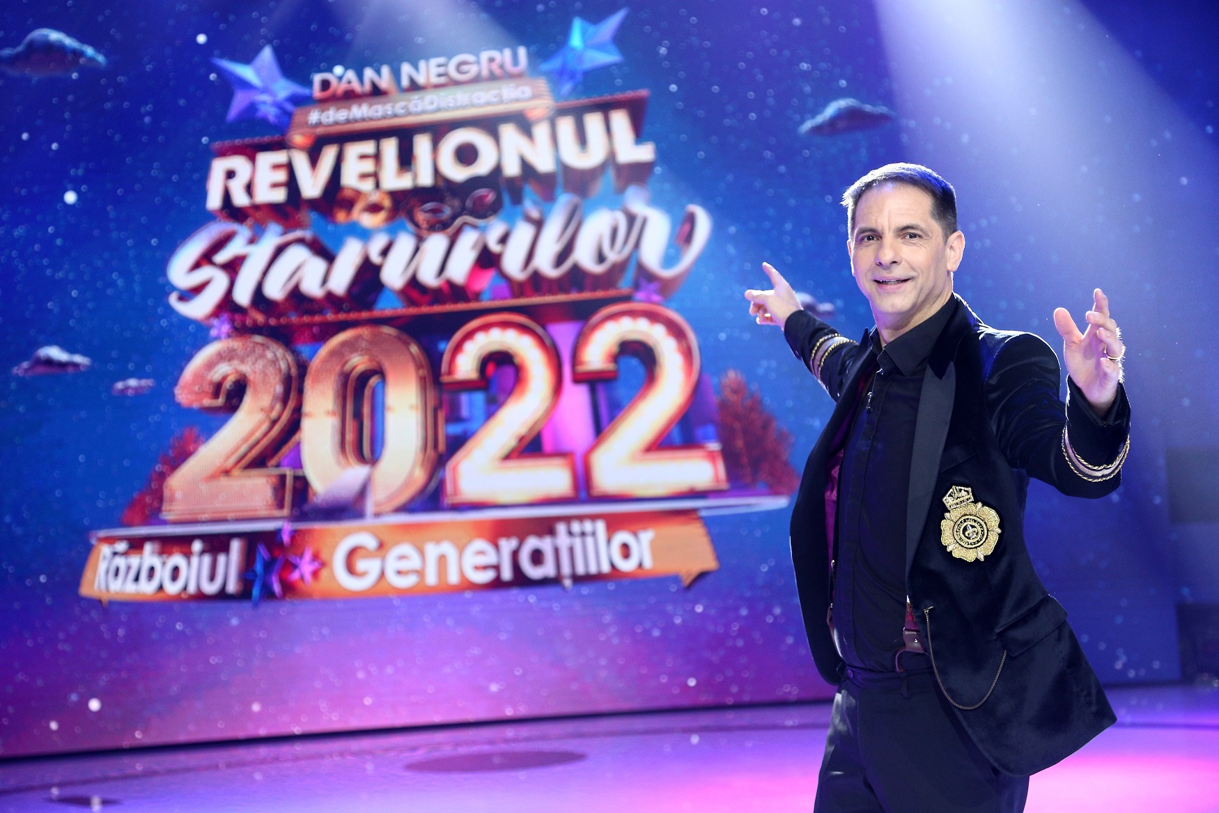 Dan Negru #deMascăDistracția la Revelionul Starurilor 2022 – Războiul Generaţiilor „Încerc să aduc aceeași normalitate din fiecare an!”
