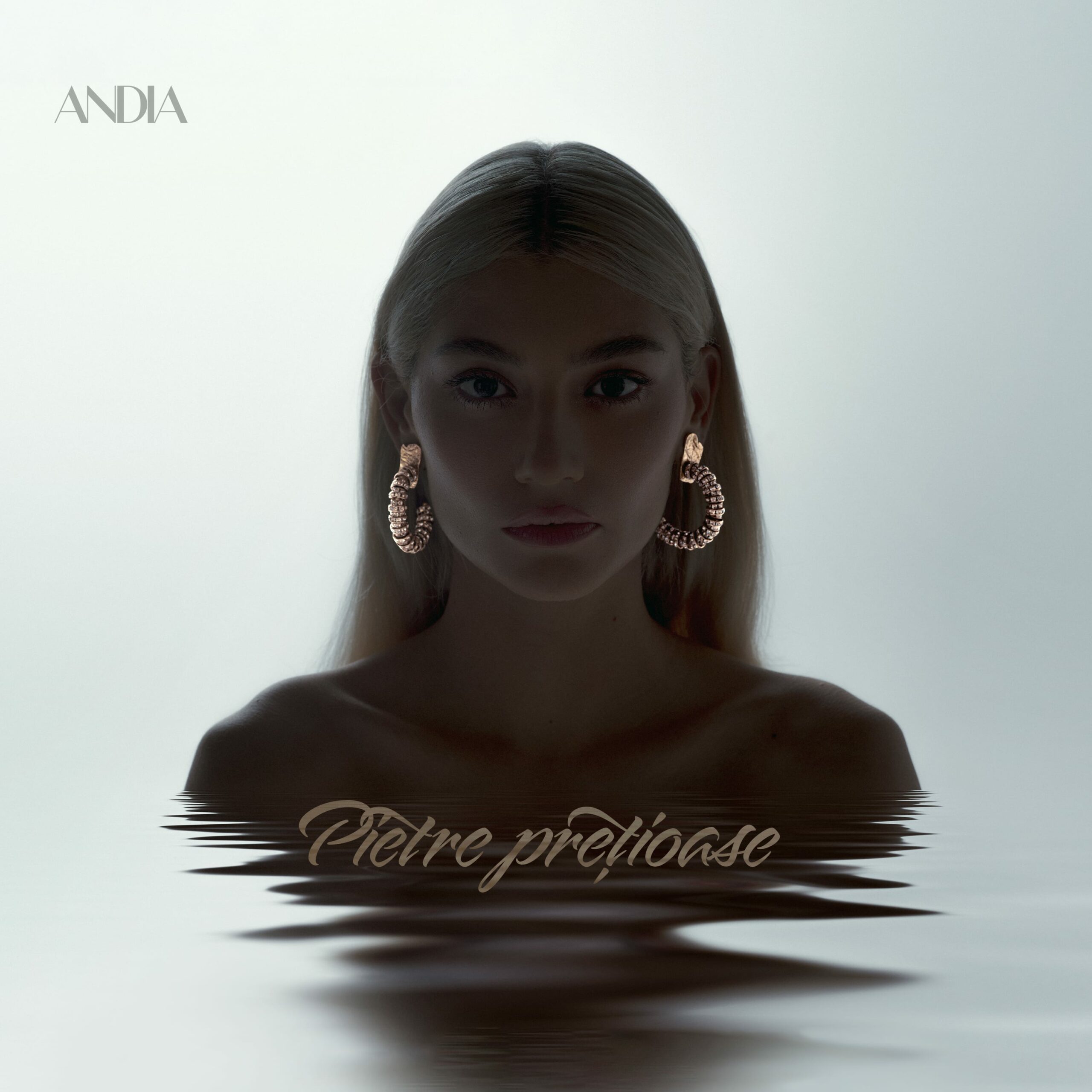 Fresh outta studio! Andia a lansat albumul ei de debut, „Pietre prețioase”. I-ai dat play?