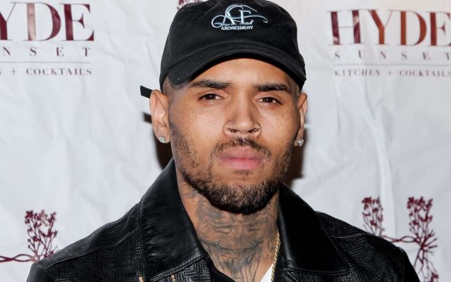 #busted. Ce mesaj i-a transmis Chris Brown Rihannei, după ce artista a devenit mămică